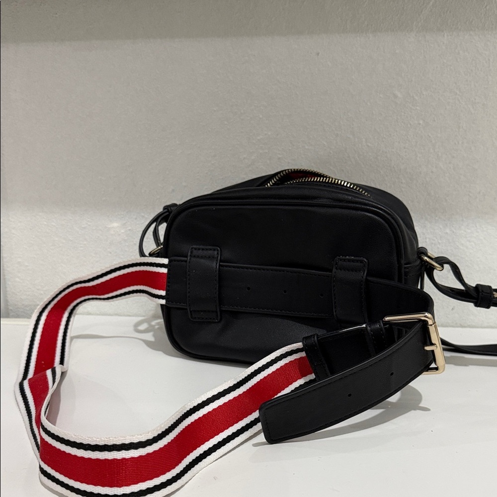 Love Moschino Black Crossbody Bag w/ Extra Red Strap & Heart Patches - Picture 5 of 5